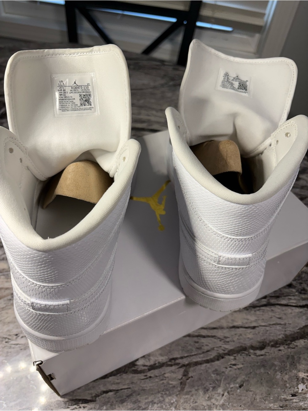 MENS AIR JORDAN 1 MID TRIPLE WHITE SIZE 10 Sneakers - White - Picture 12 of 15